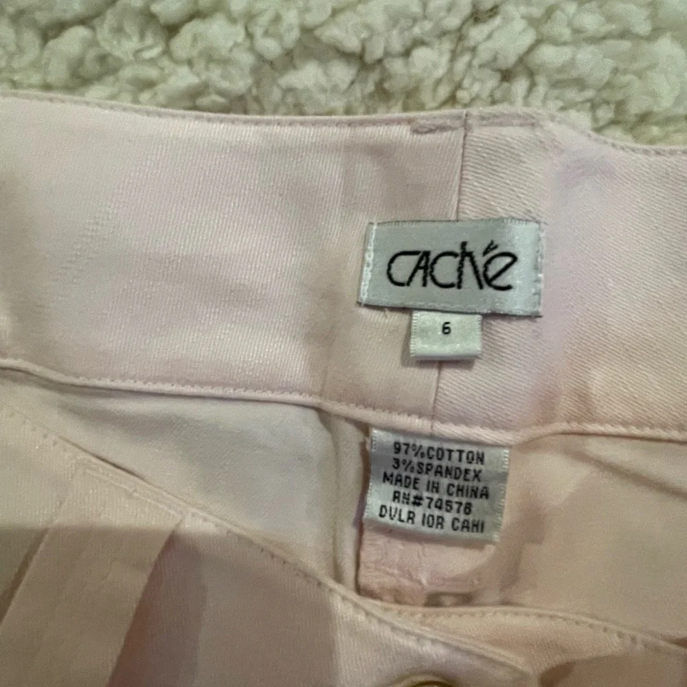 🆕🆕💕Cach’e Shorts - Picture 5 of 5